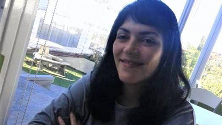 Sandra es de Rosario y busca a sus padres biológicos en Roca y Cipolletti