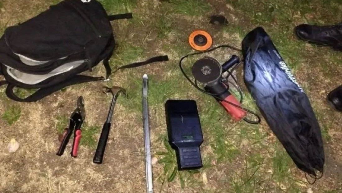 Los ladrones chilenos fueron equipados con herramientas y máquinas para concretar el robo. Una vecina lo evitó al llamar al 911.&nbsp;