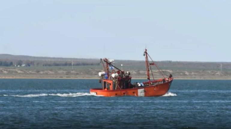 El barco se hundió el jueves pasado. La búsqueda resultó infructuosa.