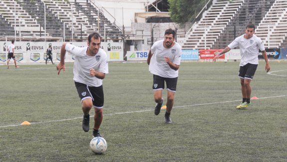 Farías y Pereyra jugarán su primer amistoso con la casaca albinegra.