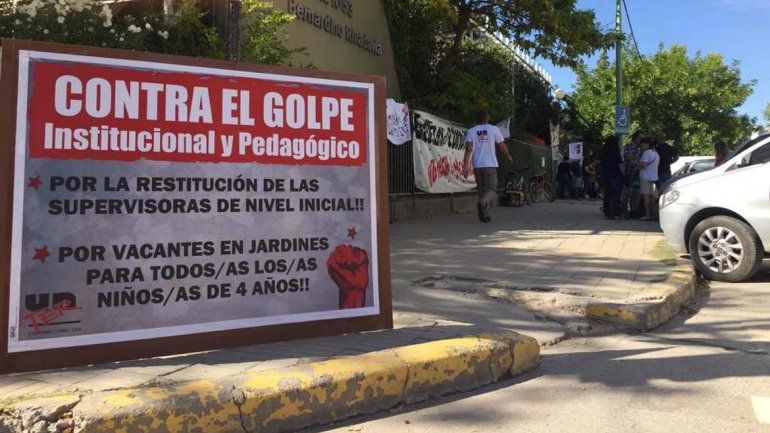 Con una masiva movilización, Unter logró suspender la asamblea de cargos en Cipolletti