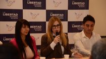 La diputada nacional, Lorena Villaverde en la proclamación de autoridades partidarias junto a su par Lilia Lemoine.
