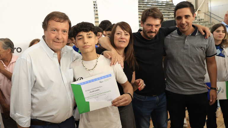 Se reconocieron a los atletas que participaron en los Juegos Nacionales Evita y Binacionales de la Araucanía. Se reconocieron a los atletas que participaron en los Juegos Nacionales Evita y Binacionales de la Araucanía.