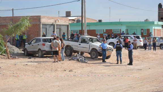 Un adolescente le robó el auto a su mamá y mató a un albañil
