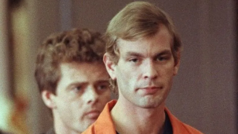 Dahmer: el fenómeno psicológico detrás del furor por las series de asesinos