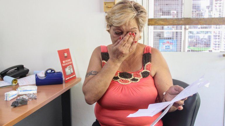 Rosa está desesperada y pide que la Justicia la ayude para poder internar a su hija y salvarle la vida.