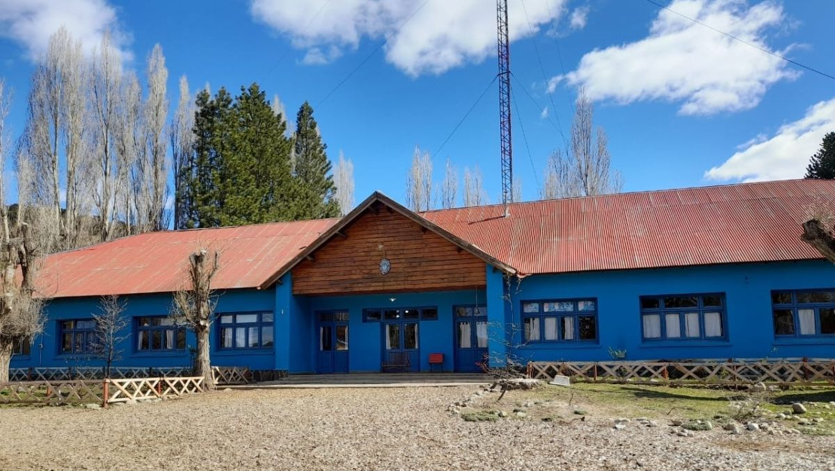 Dos porteros heridos tras una explosión en una escuela neuquina
