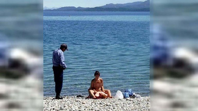 Tenían sexo en la playa del Nahuel Huapi y los sorprendió la Policía