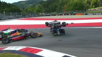 los dos tremendos palos que se pegaron en la formula 2 en austria