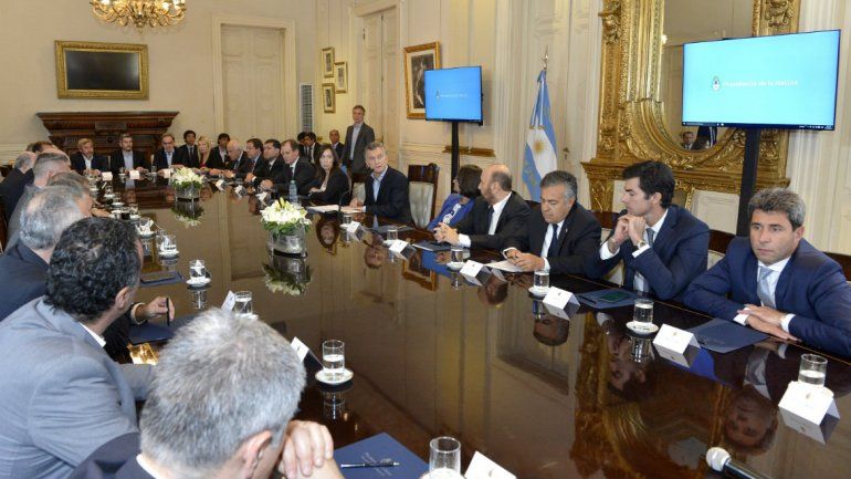 Cuáles son los 10 puntos claves del acuerdo entre Macri y los gobernadores