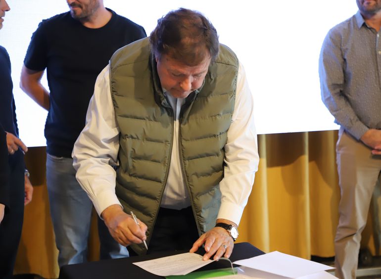 El Gobernador Alberto Weretilneck expresó que cada vez más jóvenes eligen la escuela técnica para su formación. 