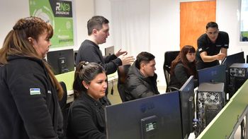 con 16 nuevos operadores, rn emergencias 911 sigue reforzando sus servicios