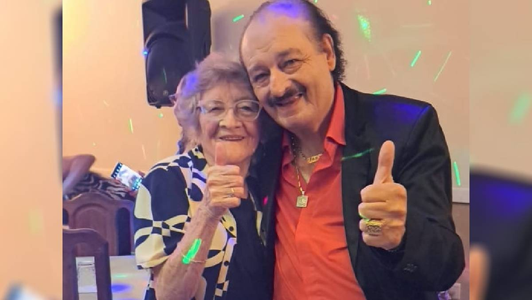 Dos grandes. La abuela María y Alcides