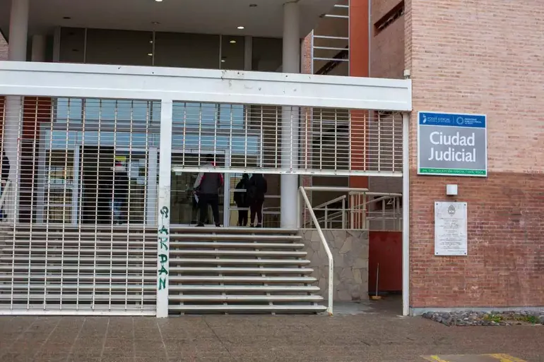 La jueza concluyó que la entidad bancaria no brindó información clara y veraz sobre las bonificaciones.