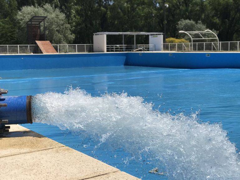 Los trabajos de mantenimiento incluyeron la reparación de bombas de agua y filtros. Los trabajos de mantenimiento incluyeron la reparación de bombas de agua y filtros.