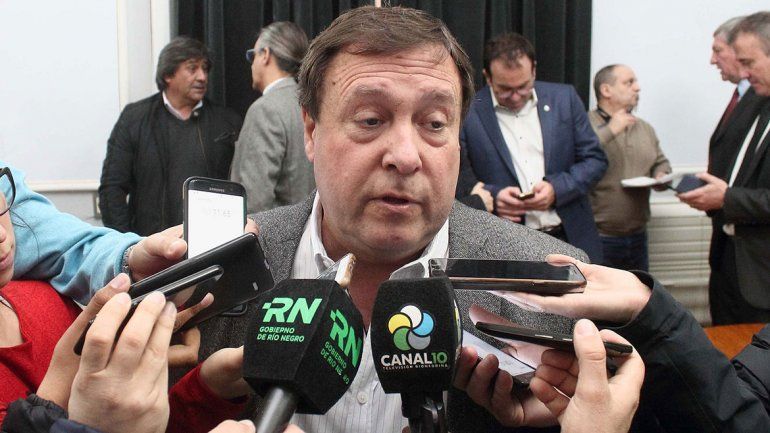 Weretilneck negó que la Provincia ajuste a través de los trabajadores.
