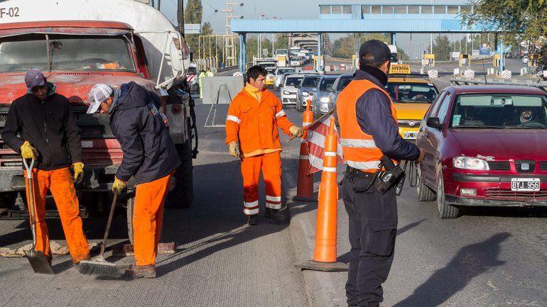 Precaución en los puentes por obras de bacheos