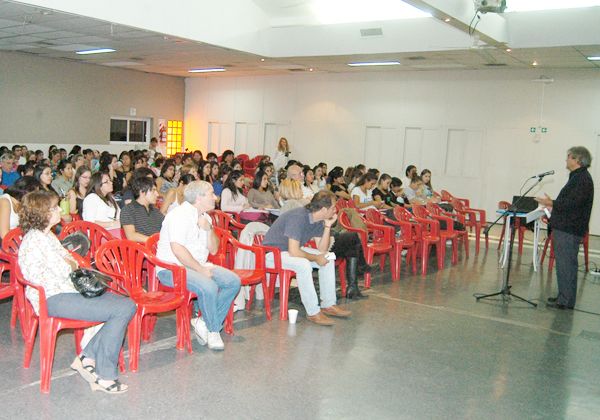 Secundarios conmemoraron el Día de la Memoria