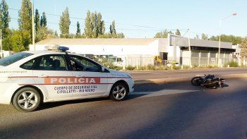 motociclista derrapo en la ruta 22 por esquivar una camioneta
