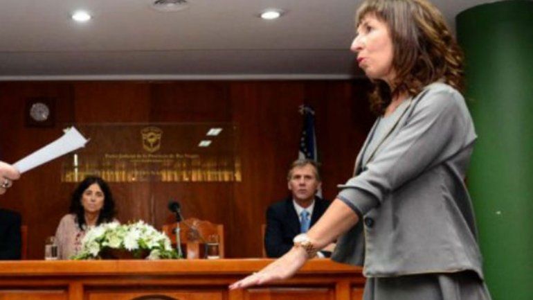 Condenaron a una mujer por abusar de su hijo