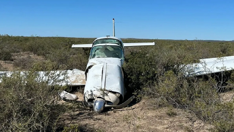 El avión despegó del aeródromo de San Antonio y cayó a pocos kilómetros en una zona de campo.&nbsp;
