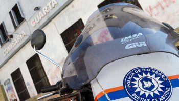 se robaron 8 botellas de fernet en la cartera y quedaron detenidas se robaron 8 botellas de fernet en la cartera y quedaron detenidas