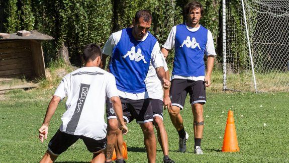 El Tecla Farías, en el entrenamiento de ayer en el predio de Duronia.&nbsp;