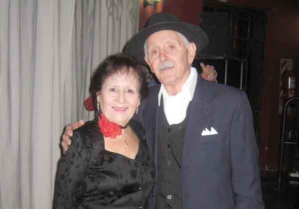 Homenajean a dos históricos tangueros