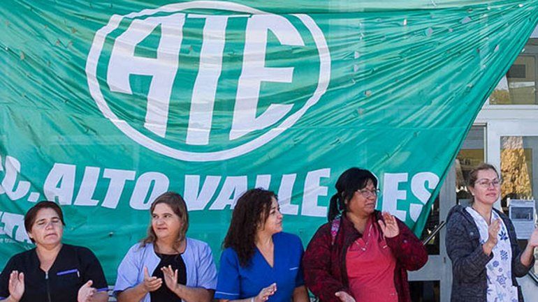 En los hospitales cobran los extras por planilla complementaria.