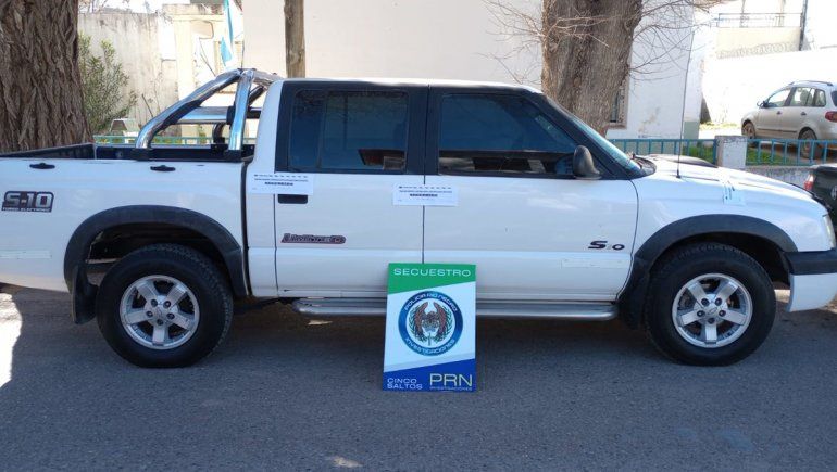 Hallaron en Centenario una camioneta usada para robar en Río Negro