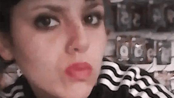 Se le enredó el pelo en una máquina