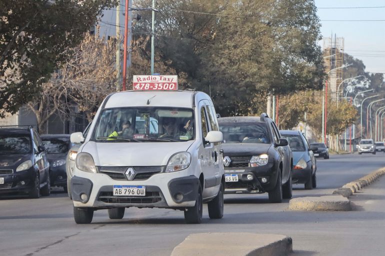 El servicio de taxis sufriría un nuevo aumento de tarifas en Cipolletti.