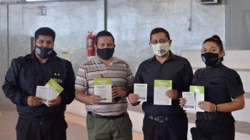 covid-19: rio negro ya vacuna al personal policial y penitenciario 