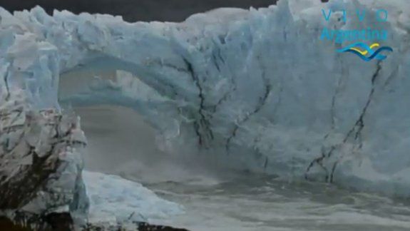 Cayó el puente de hielo del glaciar Perito Moreno