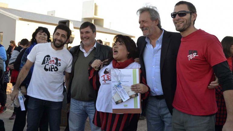 Los docentes cipoleños cumplieron el sueño de la casa propia en el DVN