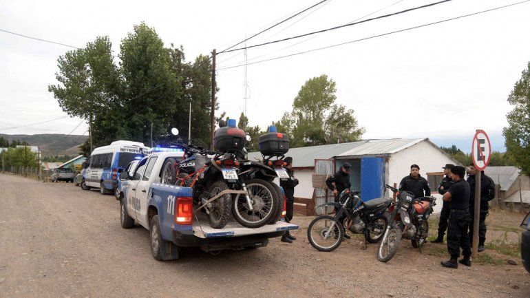 Buscan al asesino de Karina y Valentina en el límite con Chile