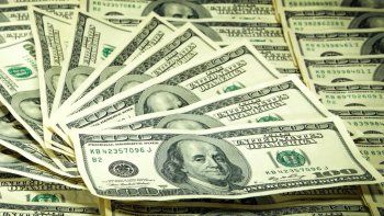 especialistas estiman que el dolar blue llegara a los $300 a fin de ano