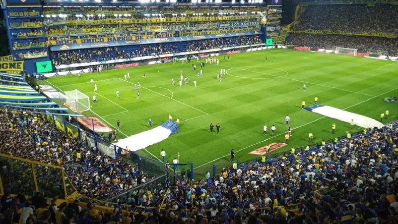 Boca apenas empató con Riestra y el público mostró su enojo tras el pitazo final. 