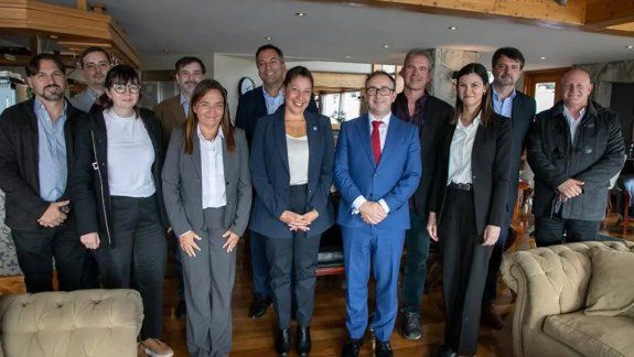 Carreras mantuvo un encuentro con autoridades técnicas de Fortescue