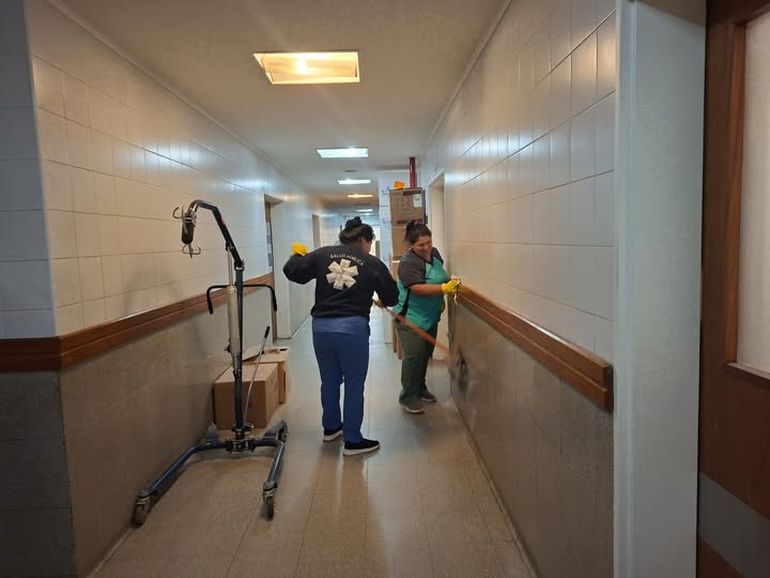 ATE denunció que en el Hospital local falta de todo, en distintas áreas. Causa inquietud, en particular, en la actualidad, la carencia de más empleados para el Servicio de Limpieza, imprescindible para el funcionamiento del nosocomio.