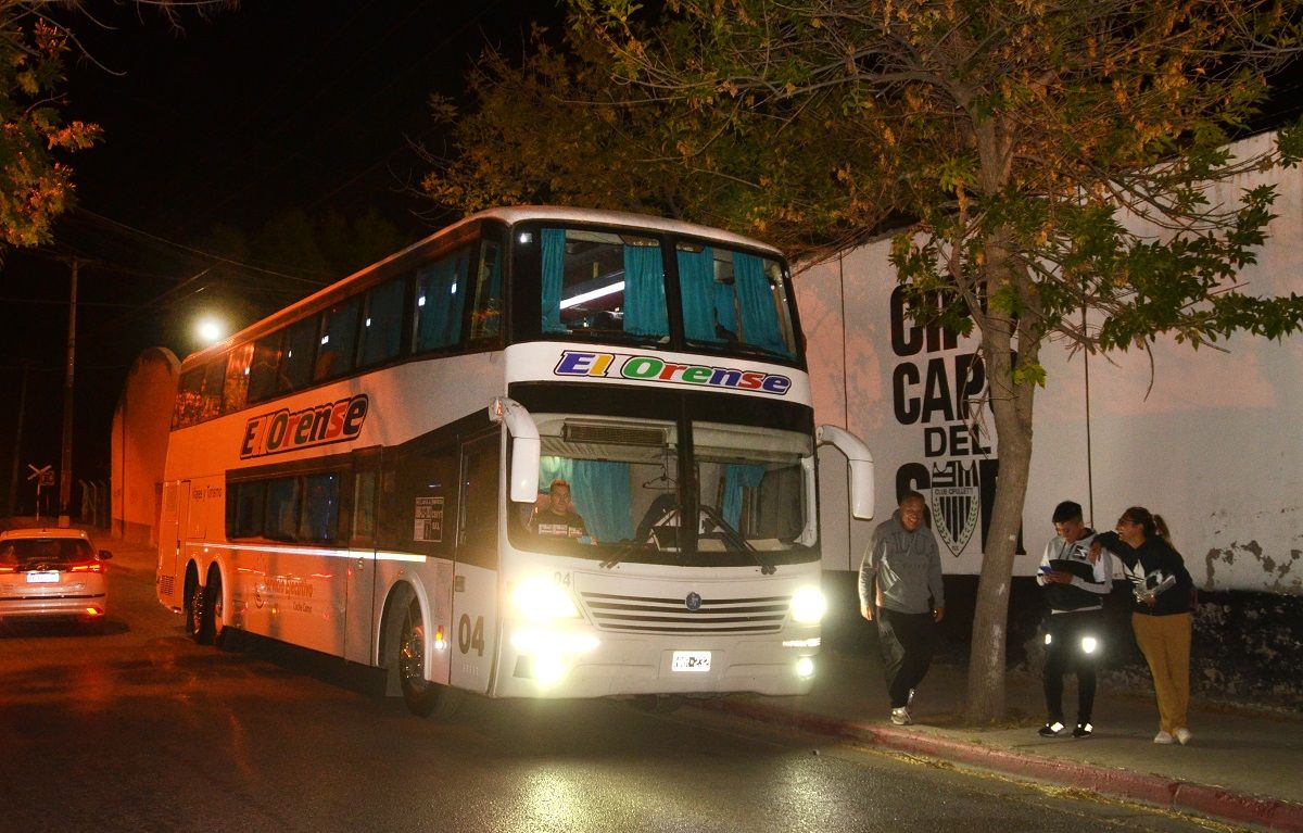 El colectivo que traslada a Cipolletti en el Federal A. Foto: archivo Antonio Spagnuolo&nbsp;