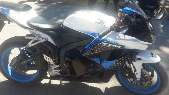 persecucion por ruta chica: escapo 10 kilometros con una moto robada