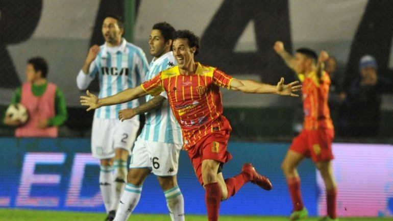 Sarmiento le provocó a Racing la mayor sorpresa en la Copa Argentina.