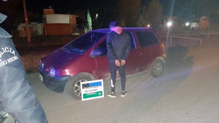 Manejaba por Cipolletti con un auto robado y terminó detenido