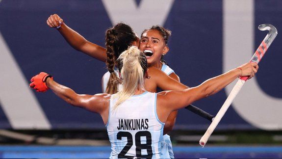 Las Leonas golearon a España en su segundo partido