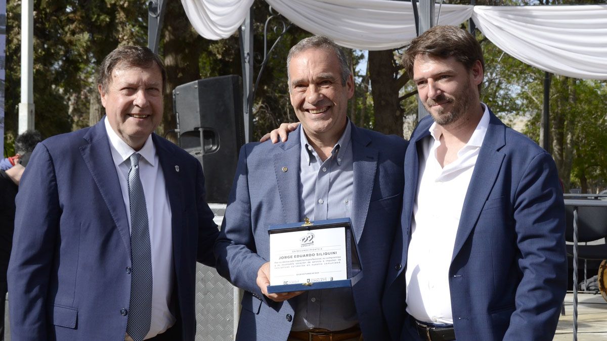 Vecinos de Cipolletti fueron reconocidos por su aporte a la comunidad.