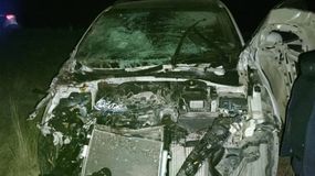 La camioneta presentó graves daños en su parte delantera. | LMCipolletti.com La camioneta presentó graves daños en su parte delantera.