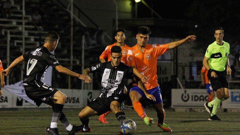 Jugador del campeón dijo que hubo ayudas arbitrales