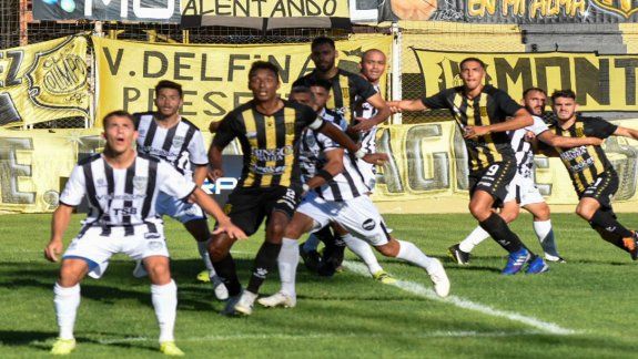 Cipo y un debut a lo grande: goleó a Olimpo en Bahía e ilusiona