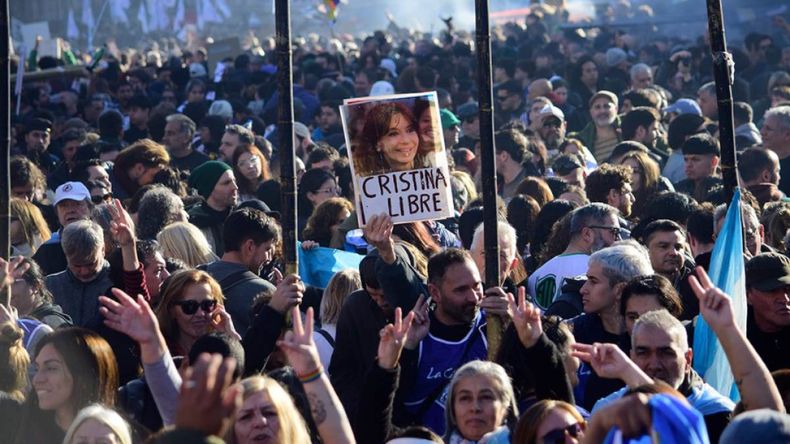 Seguidores de Cristina Kirchner realizarán el segundo festival por la libertad y la democracia para pedir su liberación.